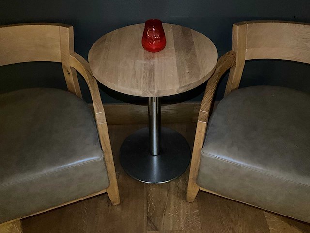 Hutten - bistrotafel met 2 loungestoelen - afbeelding 3 van  6