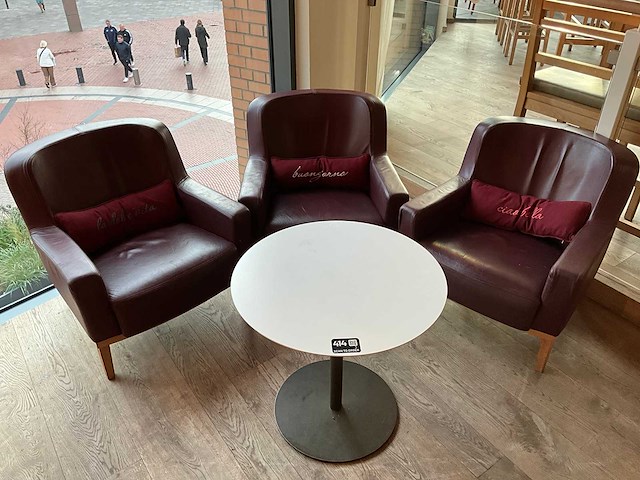 Hutten - bistrotafel met 3 fauteuils - afbeelding 1 van  5