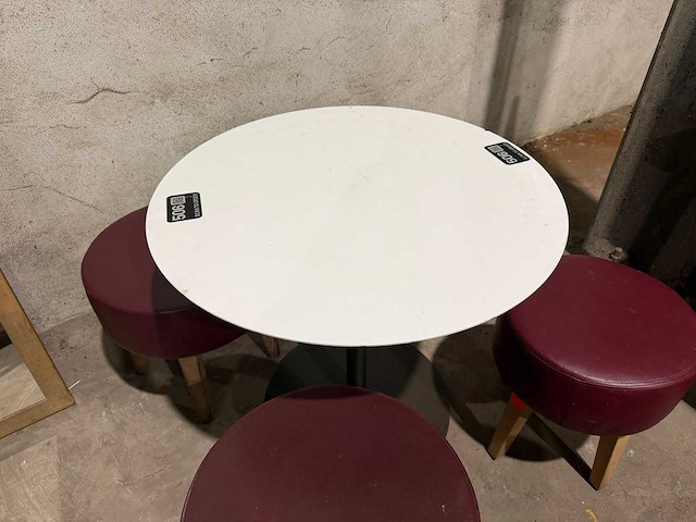 Hutten - bistrotafel met 3 krukken - afbeelding 2 van  5