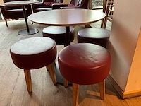 Hutten - bistrotafel met 4 krukken - afbeelding 2 van  4