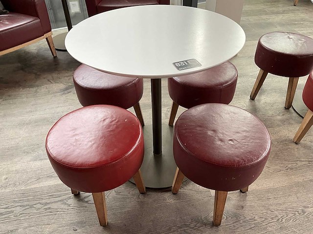 Hutten - bistrotafel met 4 lage krukken (2x) - afbeelding 2 van  4