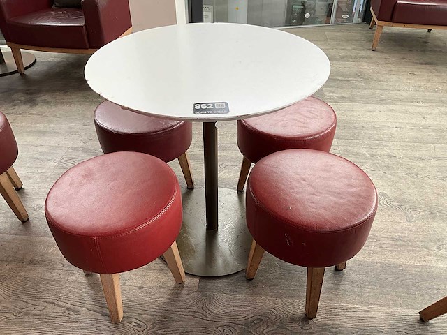 Hutten - bistrotafel met 4 lage krukken (2x) - afbeelding 3 van  4