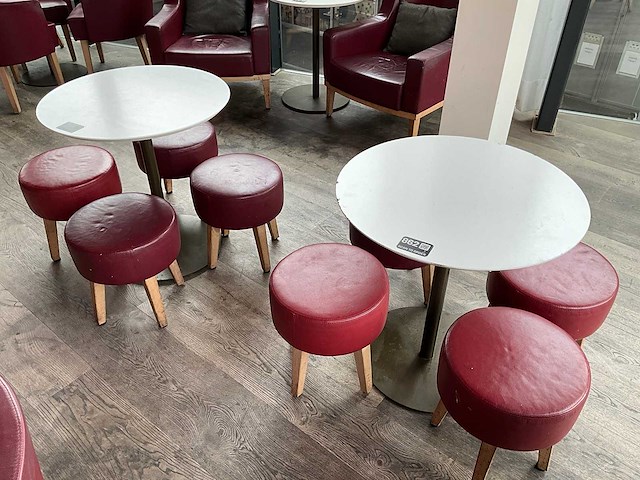 Hutten - bistrotafel met 4 lage krukken (2x) - afbeelding 4 van  4