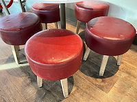 Hutten - bistrotafel met 5 lage krukken - afbeelding 3 van  4