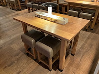 Hutten - halfhoge tafel met 4 krukken - afbeelding 1 van  4