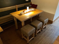 Hutten - halfhoge tafel met bank en 3 krukken - afbeelding 1 van  7