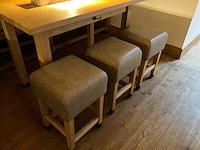 Hutten - halfhoge tafel met bank en 3 krukken - afbeelding 7 van  7