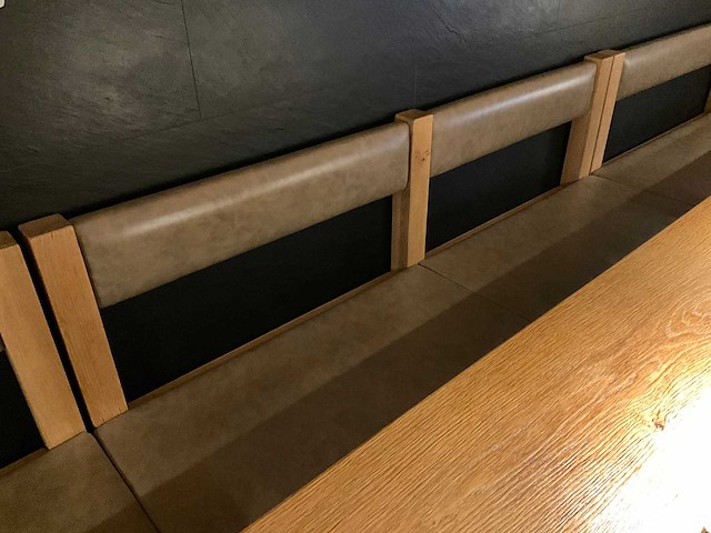 Hutten - halfhoge tafel met bank en 3 krukken - afbeelding 6 van  6