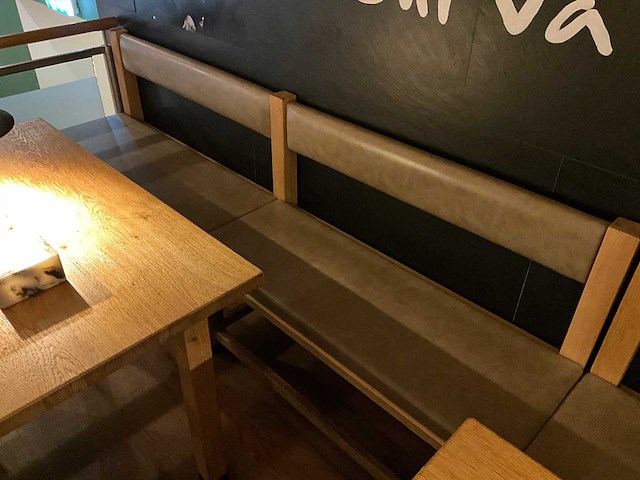 Hutten - halfhoge tafel met bank en 3 krukken - afbeelding 6 van  8