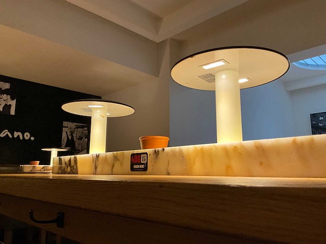 Hutten - halfhoge tafel met marmeren opbouw & verlichting - afbeelding 4 van  4