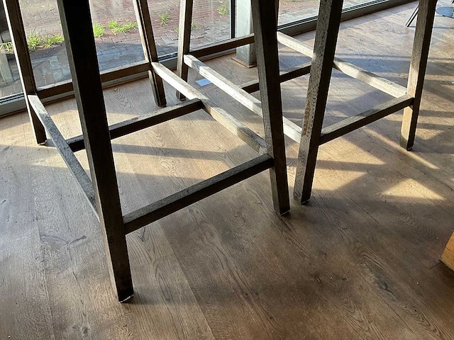 Hutten - hardhouten hoge terrastafel (2x) - afbeelding 3 van  3