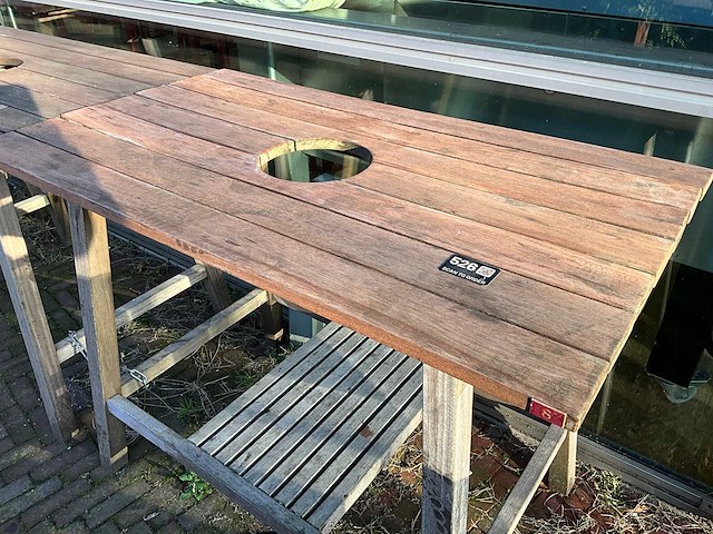 Hutten - hardhouten terrastafel met "boomgat" (2x) - afbeelding 4 van  6