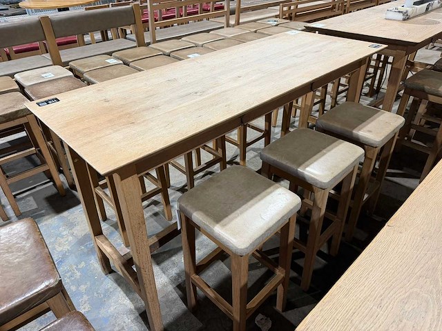 Hutten - houten bartafel met 6 krukken - afbeelding 3 van  5