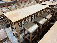 Hutten - houten bartafel met 6 krukken - afbeelding 3 van  5