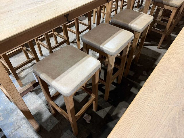 Hutten - houten bartafel met 6 krukken - afbeelding 4 van  5