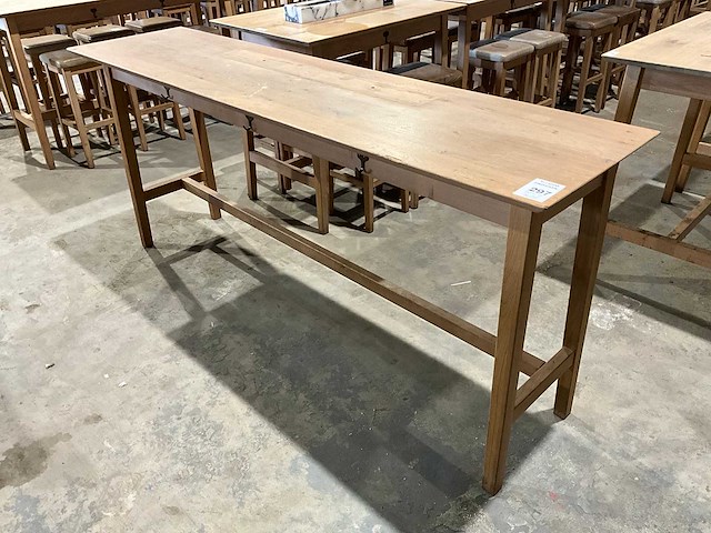 Hutten - houten bartafel - afbeelding 1 van  3
