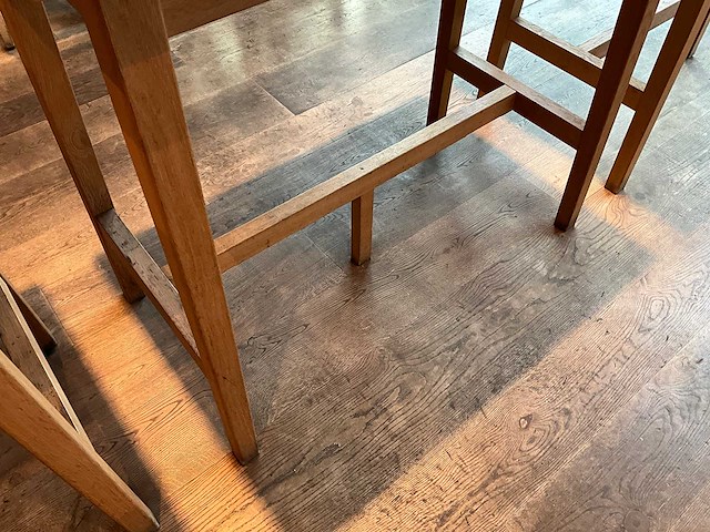 Hutten - houten bartafel - afbeelding 2 van  3