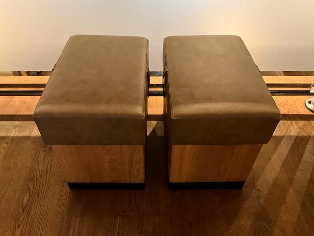 Hutten - houten poef met lederen zitting (2x) - afbeelding 1 van  6