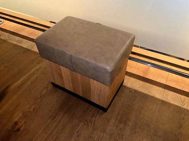 Hutten - houten poef met lederen zitting (2x) - afbeelding 3 van  6