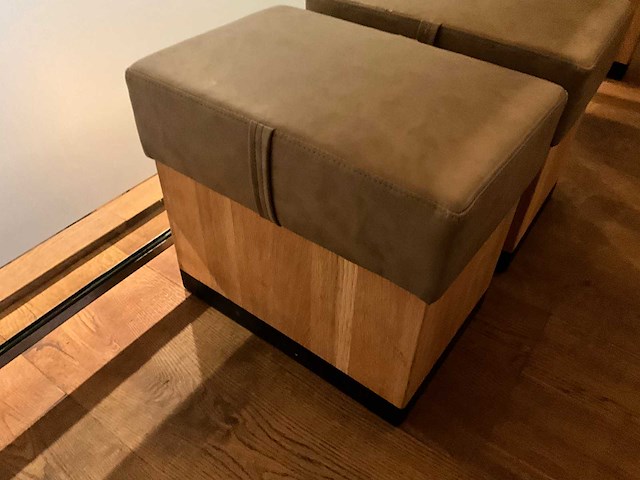 Hutten - houten poef met lederen zitting (2x) - afbeelding 6 van  6