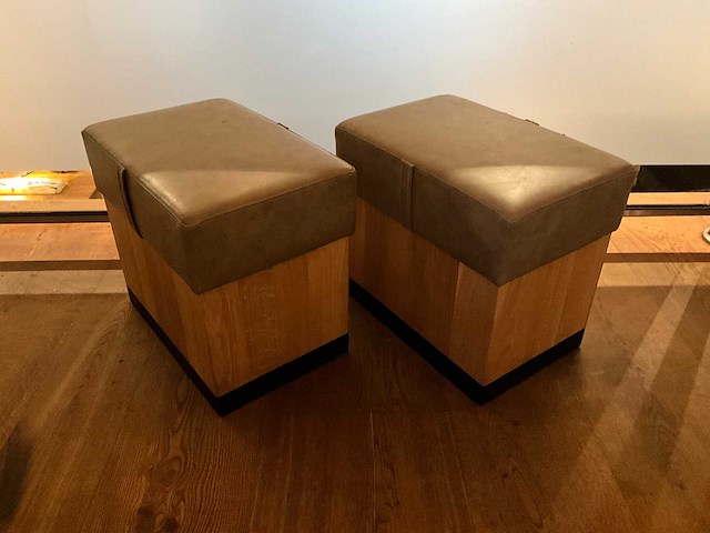 Hutten - houten poef met lederen zitting (2x) - afbeelding 2 van  6