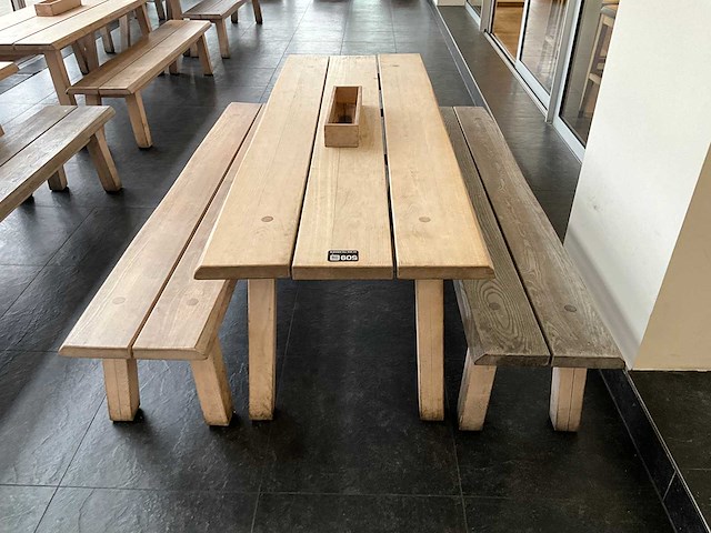 Hutten - houten tafel met 2 banken - afbeelding 2 van  5