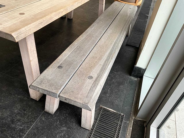 Hutten - houten tafel met 2 banken - afbeelding 5 van  5