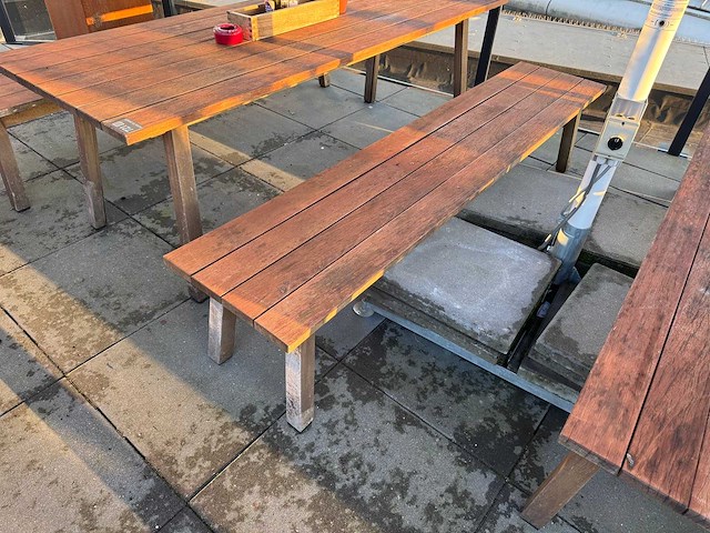 Hutten - houten terrasset tafel met 2 banken - afbeelding 2 van  7