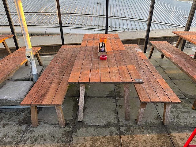 Hutten - houten terrasset tafel met 2 banken - afbeelding 2 van  7