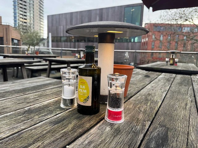 Hutten - houten terrasset tafel met 2 banken - afbeelding 3 van  6