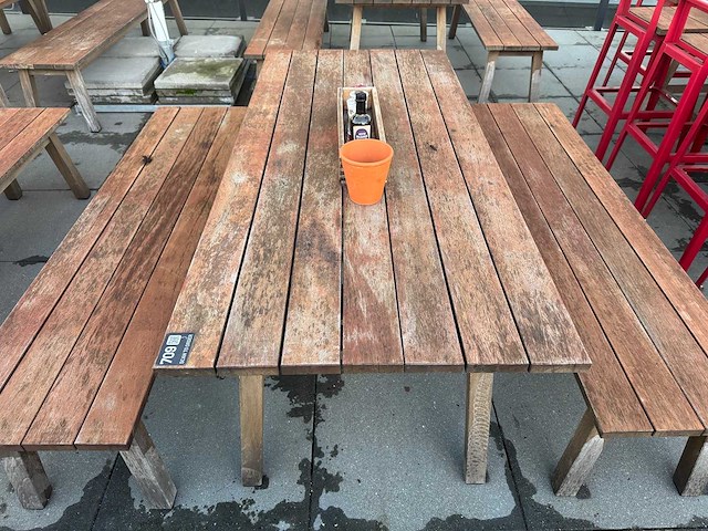 Hutten - houten terrastafel - afbeelding 2 van  5