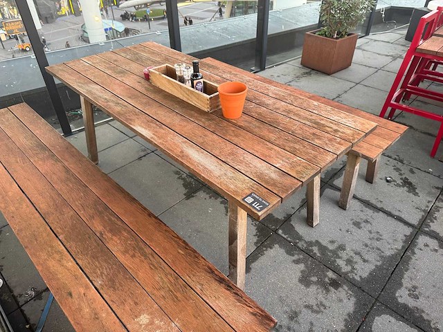 Hutten - houten terrastafel - afbeelding 2 van  5