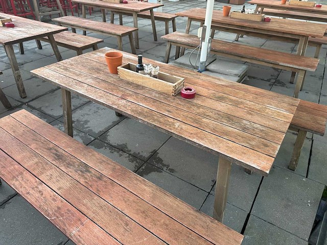 Hutten - houten terrastafel - afbeelding 3 van  5