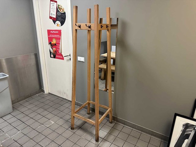 Hutten - kapstok - afbeelding 1 van  2