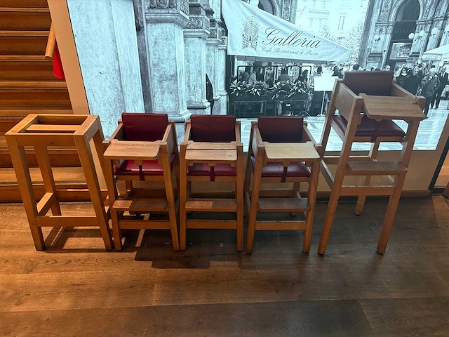 Hutten - kinderstoel (4x) - afbeelding 1 van  3