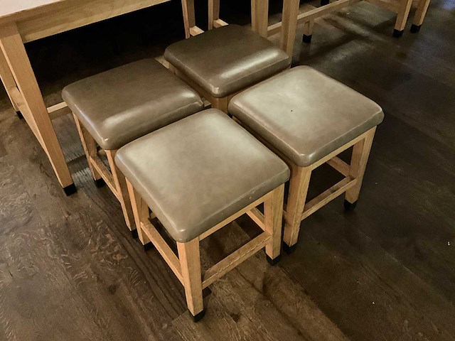 Hutten - kruk (4x) - afbeelding 3 van  3