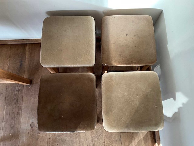 Hutten - kruk (4x) - afbeelding 2 van  5