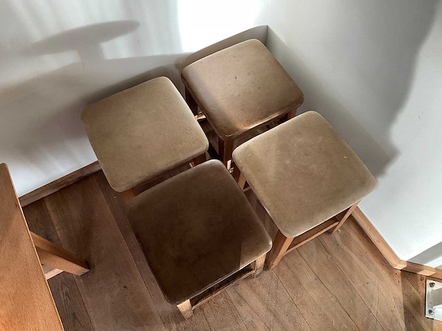 Hutten - kruk (4x) - afbeelding 4 van  5