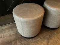 Hutten - lederen poef ø 40 cm (2x) - afbeelding 3 van  4