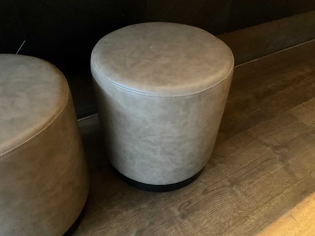 Hutten - lederen poef ø 40 cm (2x) - afbeelding 4 van  4