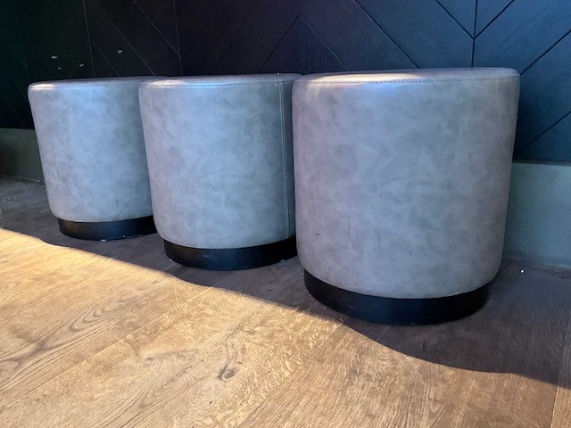 Hutten - lederen poef ø 40 cm (3x) - afbeelding 3 van  6