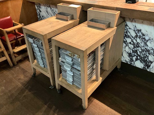 Hutten - mobiel houten servicemeubel (2x) - afbeelding 1 van  2