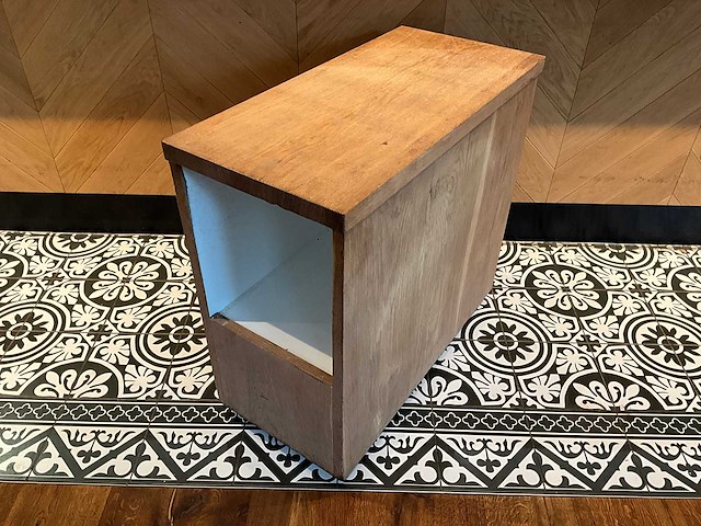 Hutten - mobiel houten servicemeubel - afbeelding 1 van  4