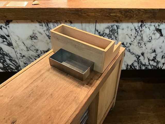 Hutten - mobiel houten servicemeubel - afbeelding 2 van  3