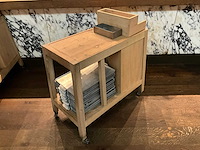 Hutten - mobiel houten servicemeubel - afbeelding 1 van  3