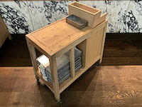 Hutten - mobiel houten servicemeubel - afbeelding 3 van  3