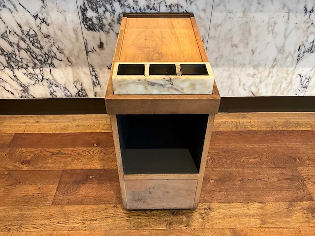 Hutten - mobiel houten servicemeubel - afbeelding 2 van  3