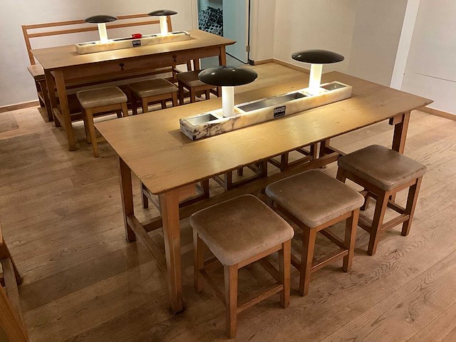Hutten - restauranttafel met 6 krukken (2x) - afbeelding 2 van  8