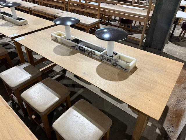 Hutten - restauranttafel met 6 krukken (2x) - afbeelding 3 van  8