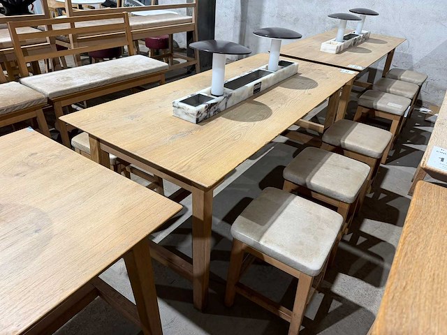 Hutten - restauranttafel met 6 krukken (2x) - afbeelding 7 van  8